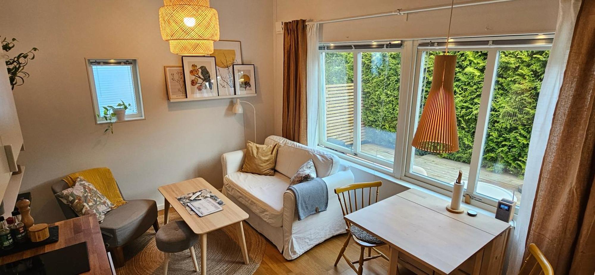 Tiny Grey House With Loft, 15 Min From City Center غوتنبرغ المظهر الخارجي الصورة